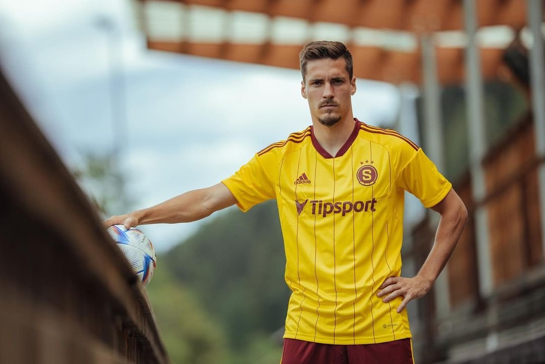 ? VENKOVNÍ DRES | Představujeme venkovní sadu dresů od @adidasfootball pro nový soutěžní ročník 2022/23 ? #acsparta